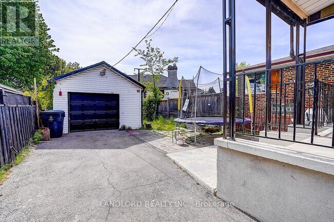 Building Photo - 56 Bicknell Ave