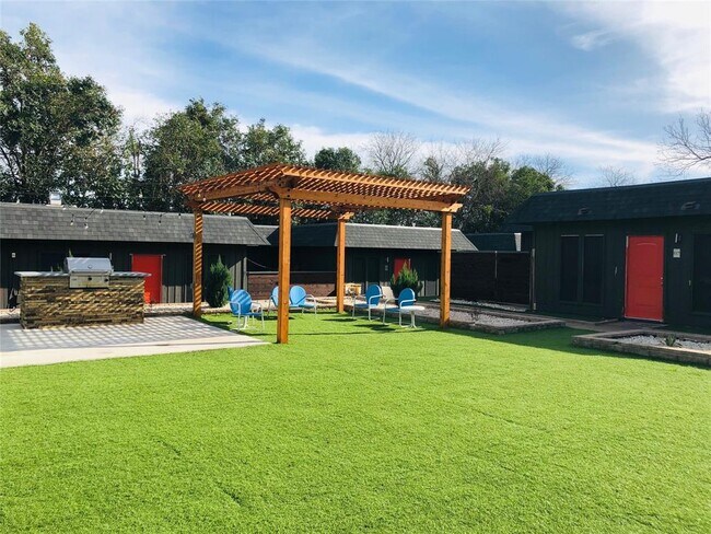 Building Photo - 6509 Berkman Dr