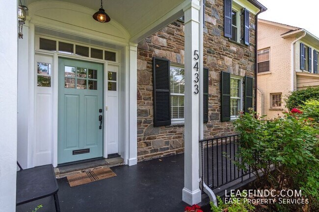 Foto del edificio - 5433 31st St NW