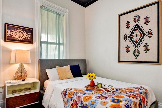 Foto del edificio - 319 E Courtland Pl