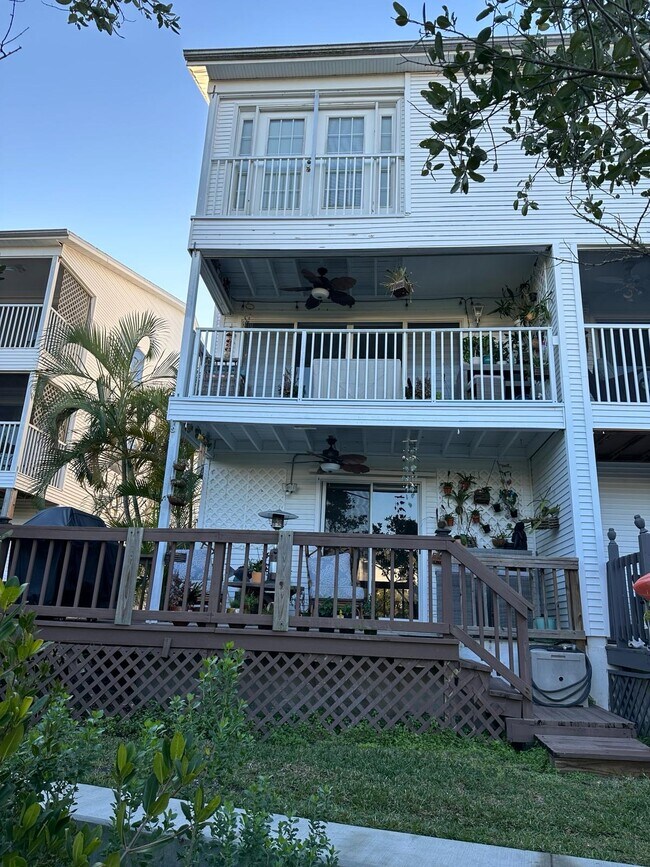 Building Photo - 9942 Indian Key Trail