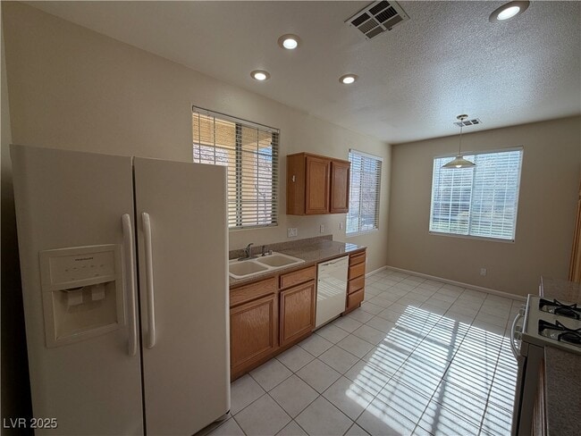 Building Photo - 1392 Baja Grande Ave