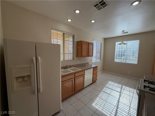 Foto del edificio - 1392 Baja Grande Ave