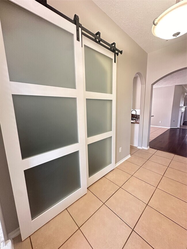 Building Photo - 8802 Hostler Dr