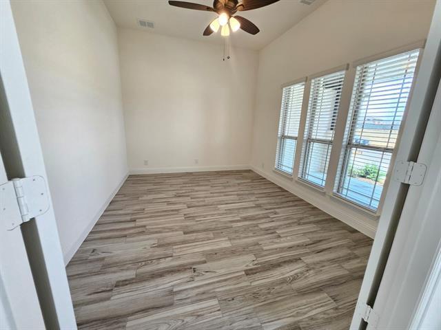 Foto del edificio - 7205 Bird Cherry Ln