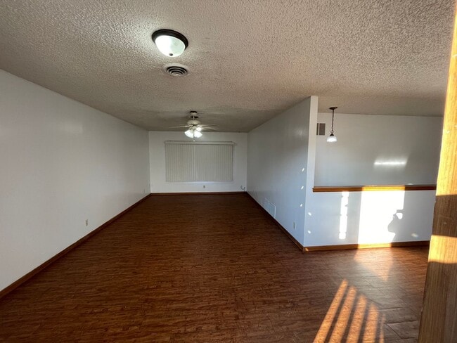 Building Photo - 525 E 47th St