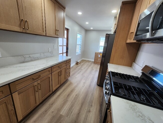 Photo - 333 E 61st St House