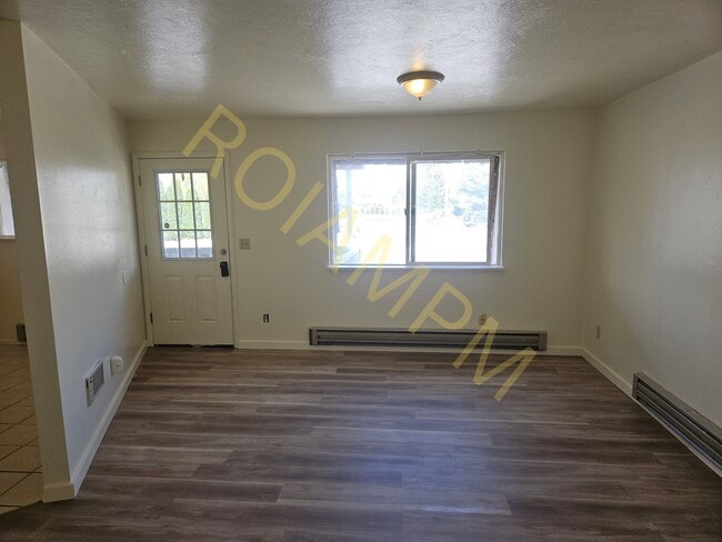 Building Photo - 5033 Hawthorne Rd