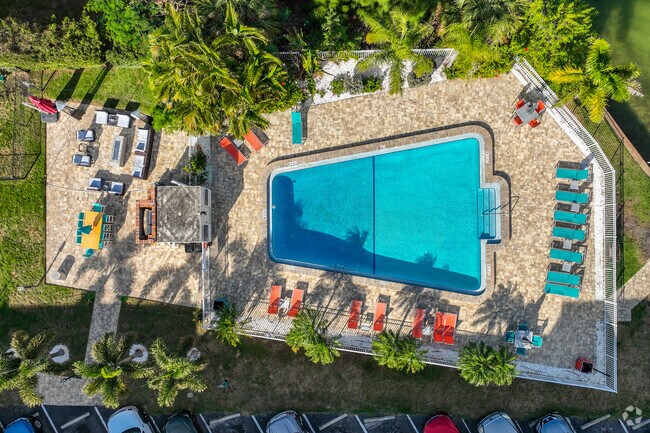 Foto del edificio - Sand Cove Apartment Homes