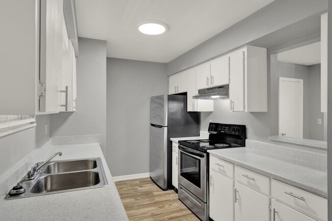 Building Photo - ***Cozy 2 Bedroom Apartment in Whispering ...