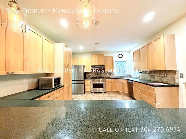 Foto del edificio - 3012 Ed Reid St