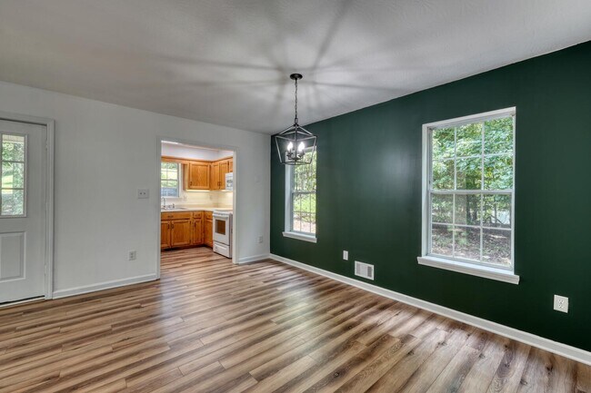 Building Photo - 2092 Wood Lake Ln
