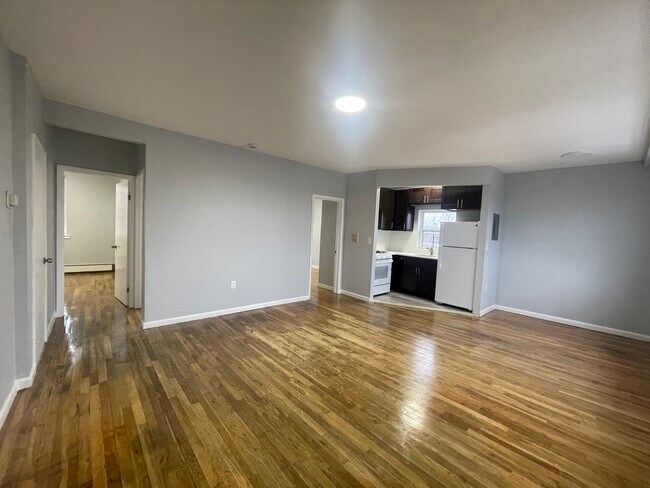 Foto del edificio - 3222 Tibbett Ave