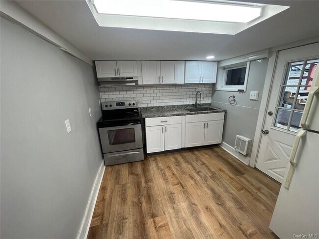 Foto del edificio - 1943 New Hackensack Rd