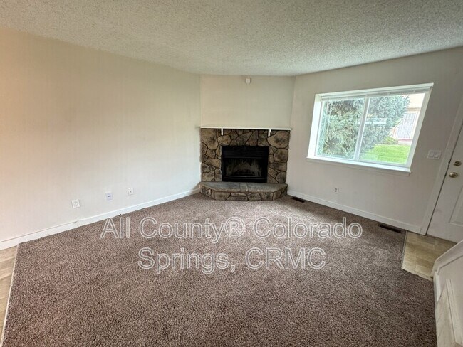 Foto del edificio - 3055 Starlight Cir