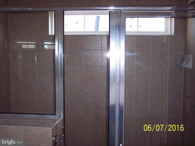 Building Photo - 731 Chevington Ct
