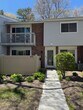 Foto principal - 221 Springmeadow Dr
