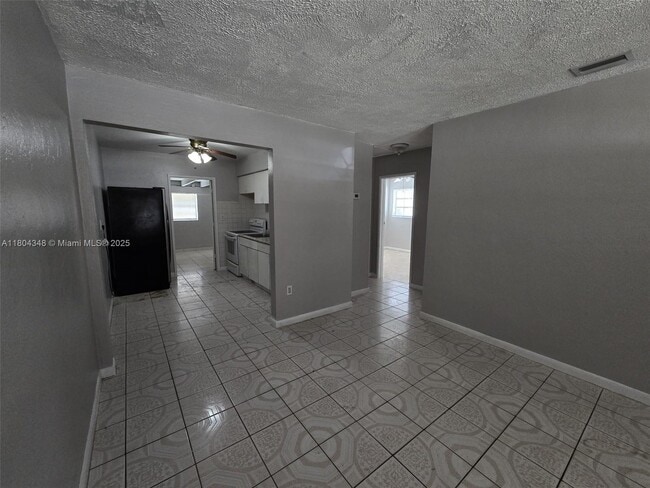 Building Photo - 480 NE 136th St