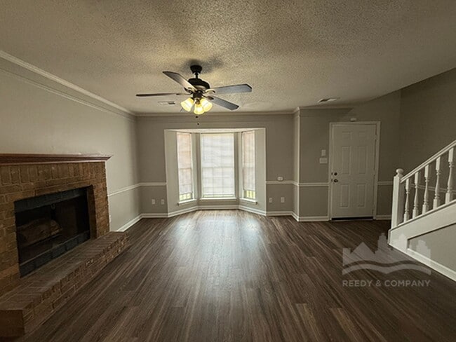 Foto del edificio - 5850 Grassy Valley Dr