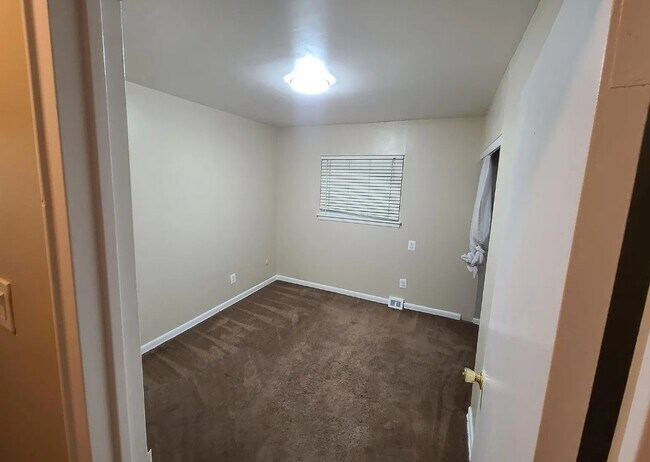 Dormitorio_3 - 8708 Hargrave St