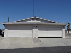 Building Photo - 3561 Tomahawk Dr