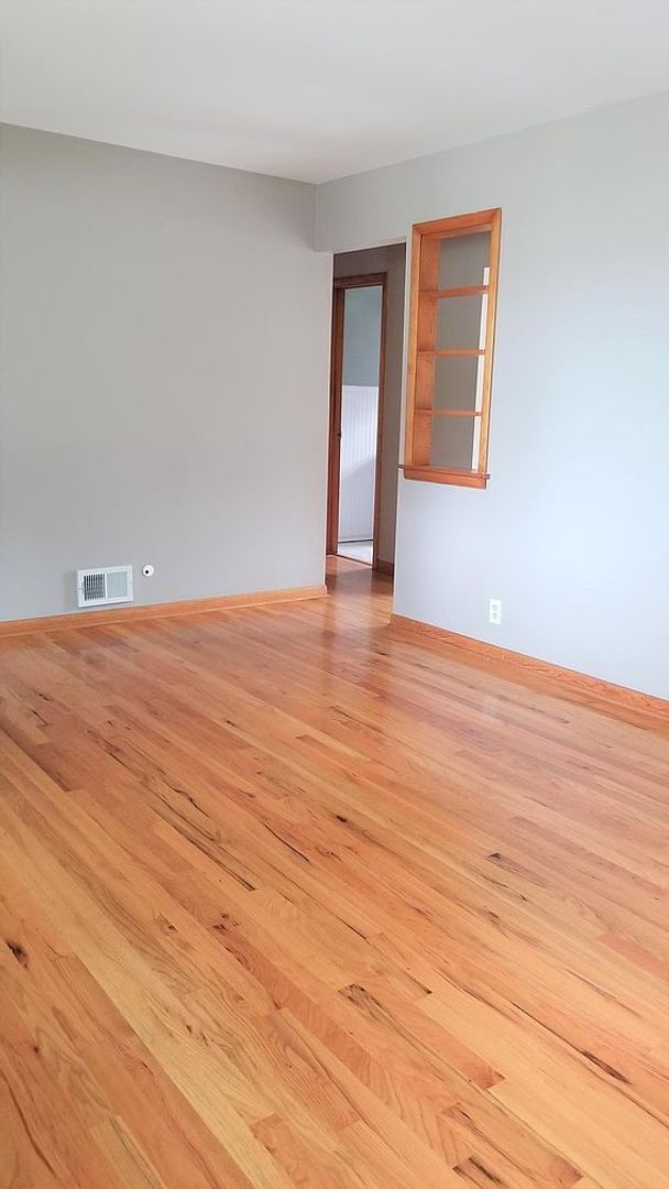 Foto del edificio - New Listing - Now Available!!