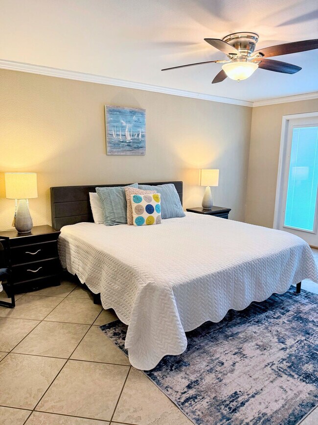 Foto del edificio - 2046 Beach Blvd