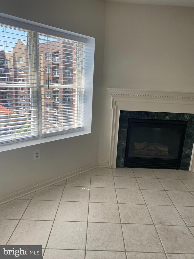 Foto del edificio - 12246 Roundwood Rd