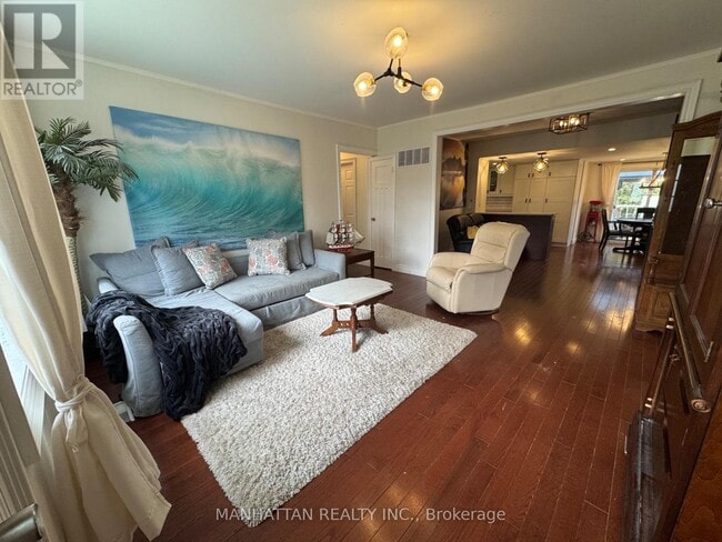 Building Photo - 10 Victor Dr