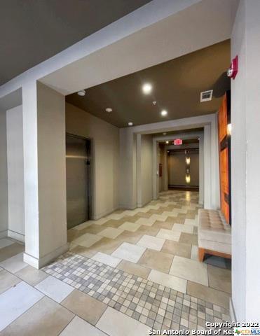 Building Photo - 7342 Oak Manor Dr