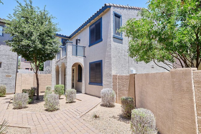 Building Photo - 2340 W Dusty Wren Dr