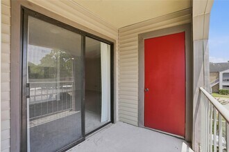 Building Photo - 2025 Augusta Dr