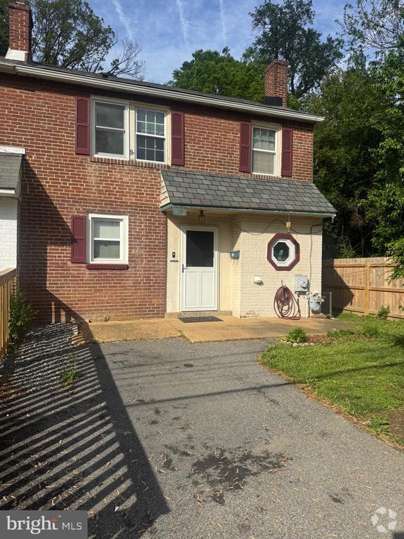 Building Photo - 39 N Pennewell Dr