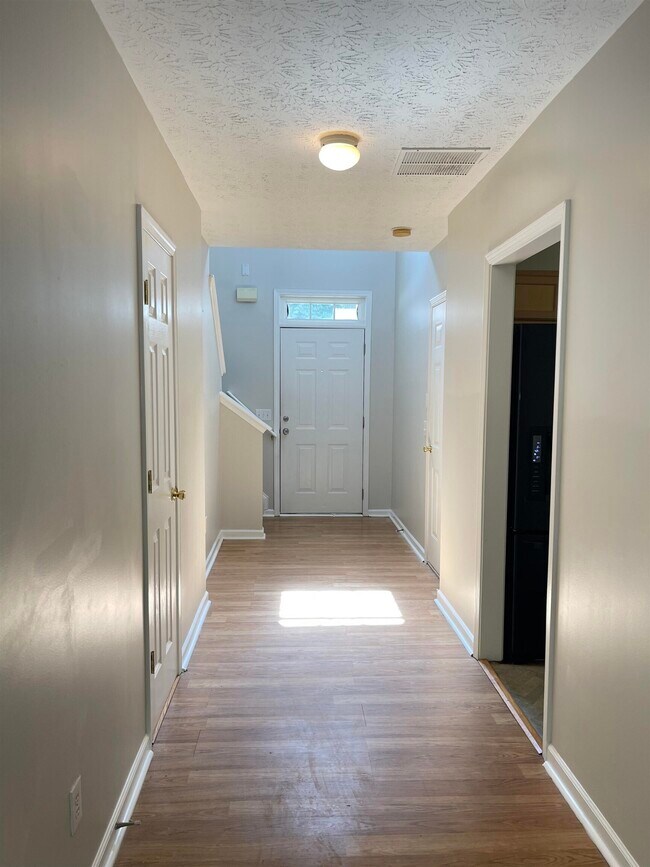 Foto del edificio - 347 Parkview Manor Dr