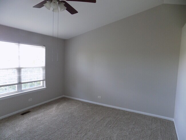 Foto del edificio - 24441 John Adams Dr