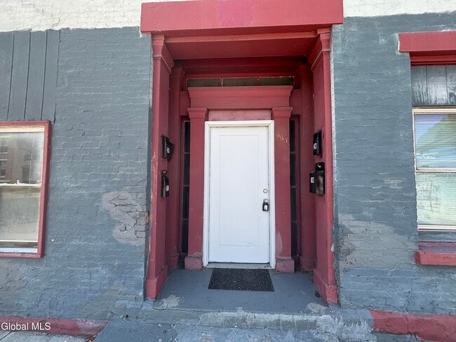 Foto del edificio - 663 2nd Ave