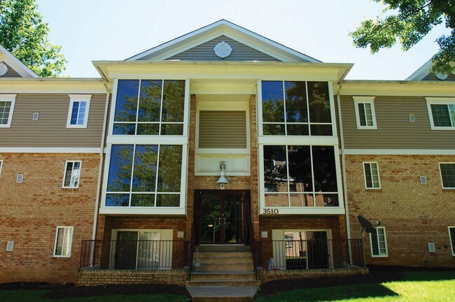 Briarwood Apartaments - Briarwood Apartments