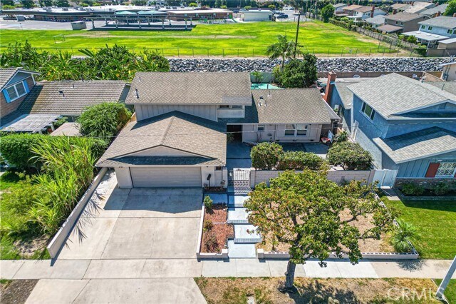 Foto del edificio - 9628 Mariposa Ave