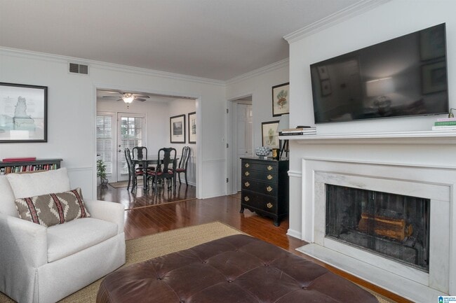 Foto del edificio - 1745 Jack Warner Pkwy