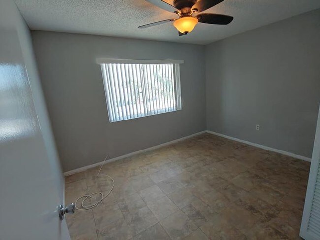 Foto del edificio - 6303 Holmes Blvd