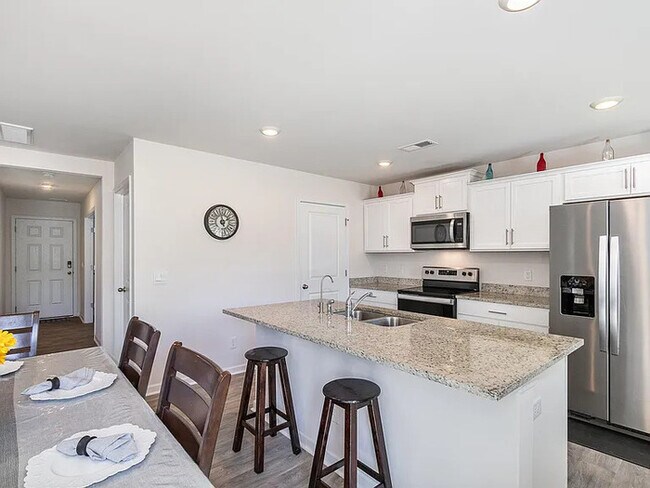 Foto del edificio - Earn Wealth While Leasing - Like a Homeown...