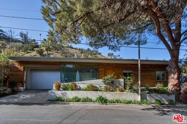 Foto del edificio - 8137 Amor Rd