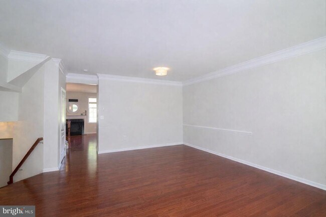 Building Photo - 43275 Mitcham Square