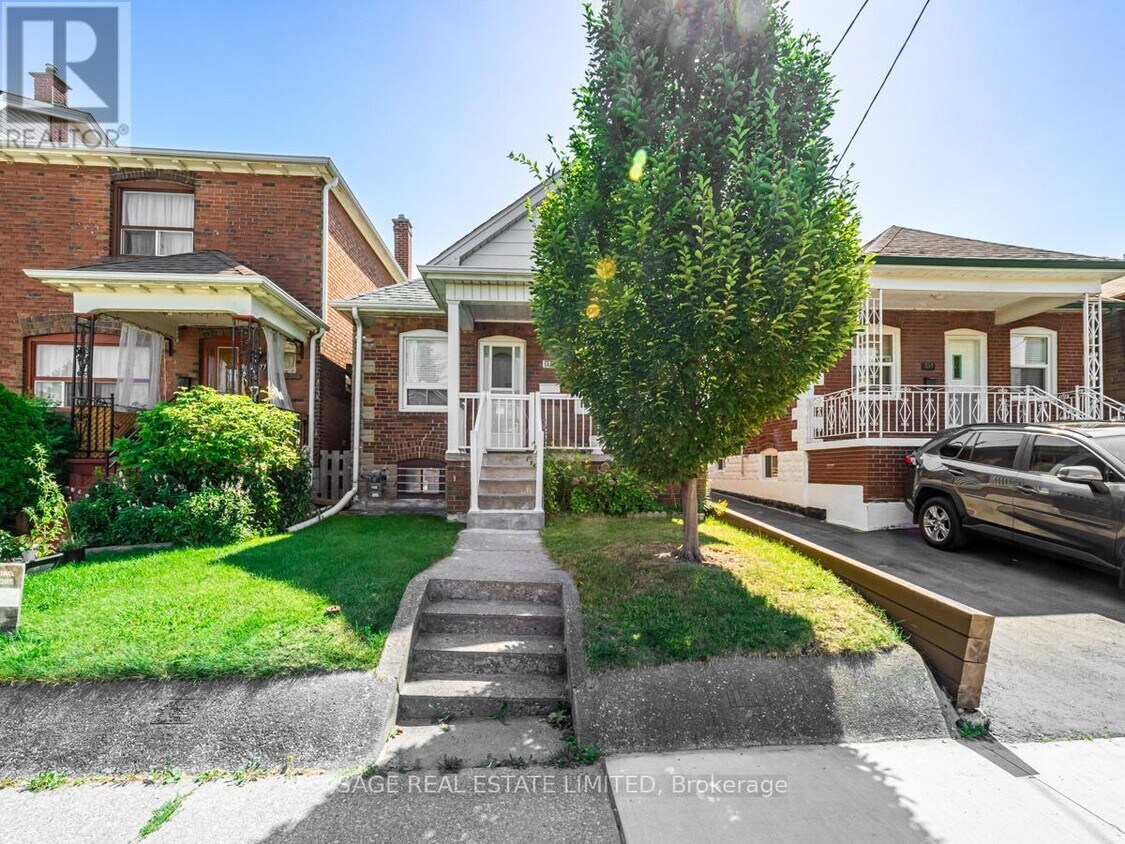 Primary Photo - 179 Livingstone Ave