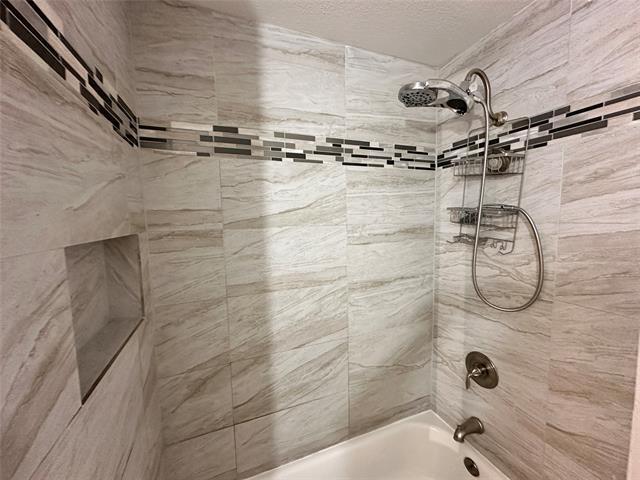 Foto del edificio - 2108 Blossom Ln