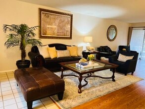 Building Photo - 4008 Aguila St