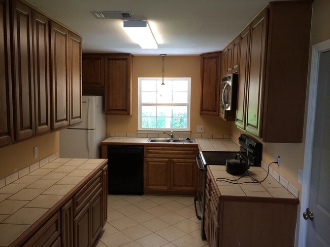 Building Photo - 306 Kimball Ave
