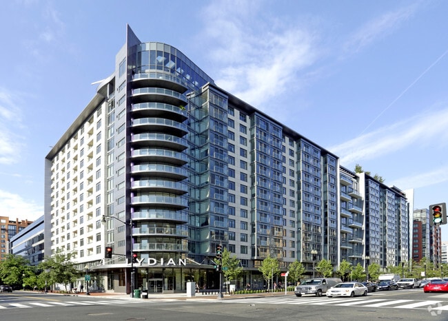 Building Photo - Lydian