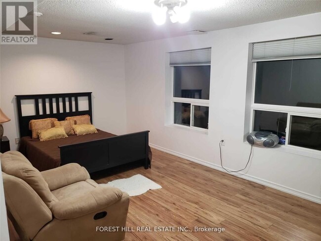 Photo du bâtiment - 27 Hiram Rd