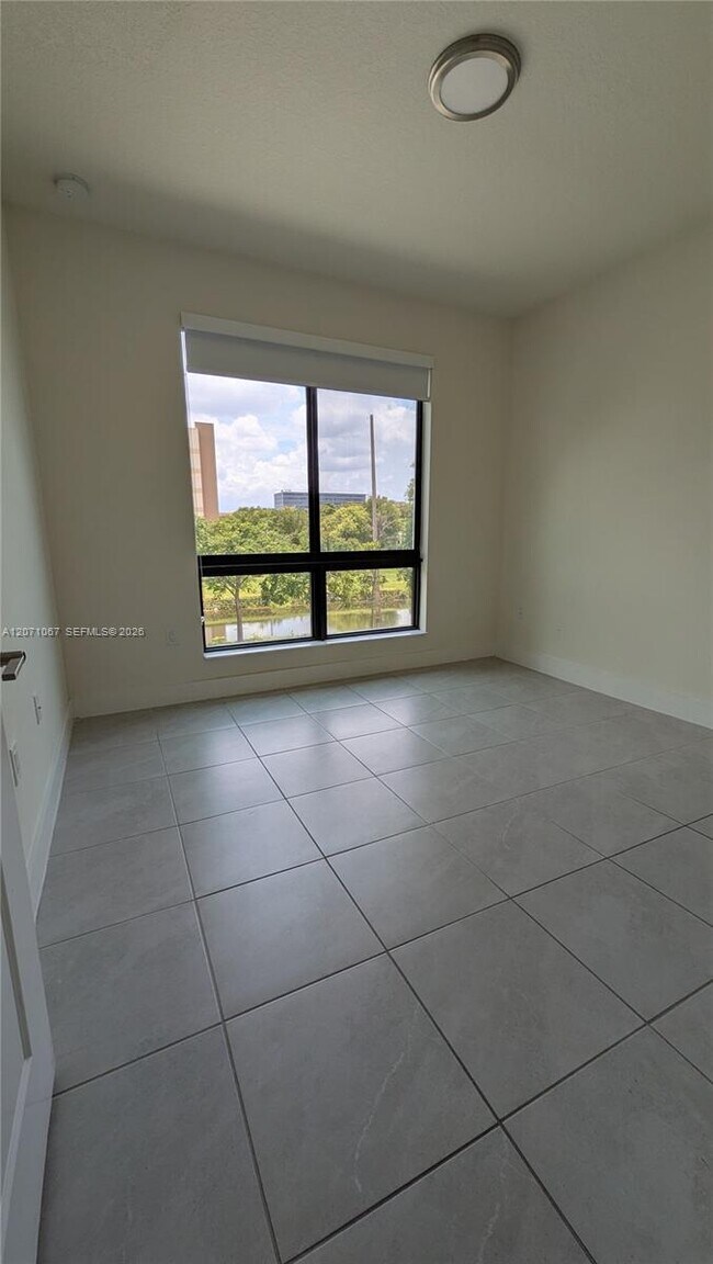 Foto del edificio - 8001 NW 41st St